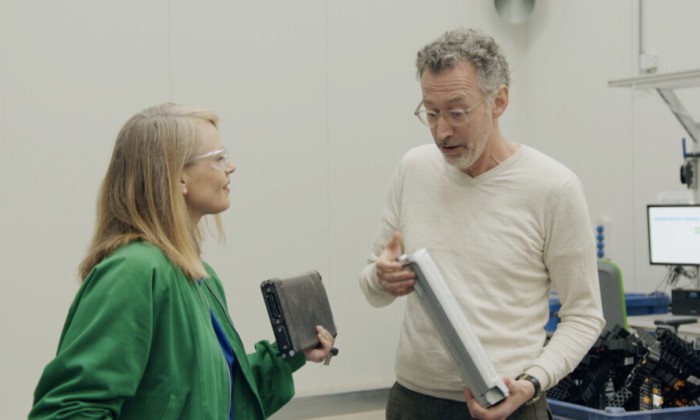 Marieke Eyskoot ziet wat ze met kapotte fietsaccu’s doen