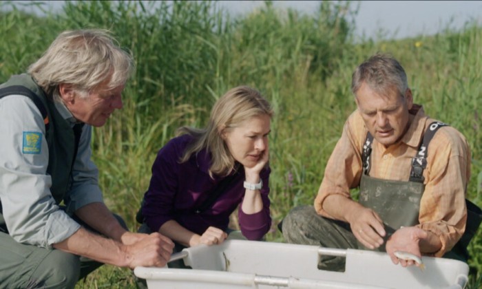 Marieke is in de Oostvaardersplassen bij de vispassage