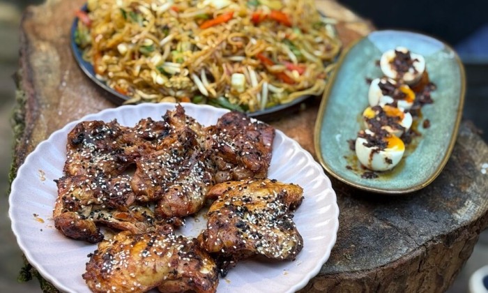 noedelsalade met kip