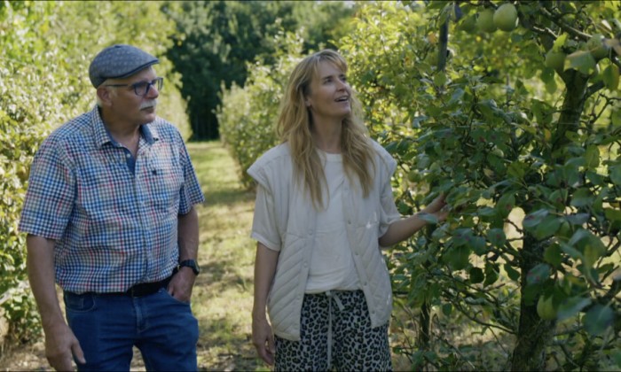 Geert en Jetske bij de perenbomen