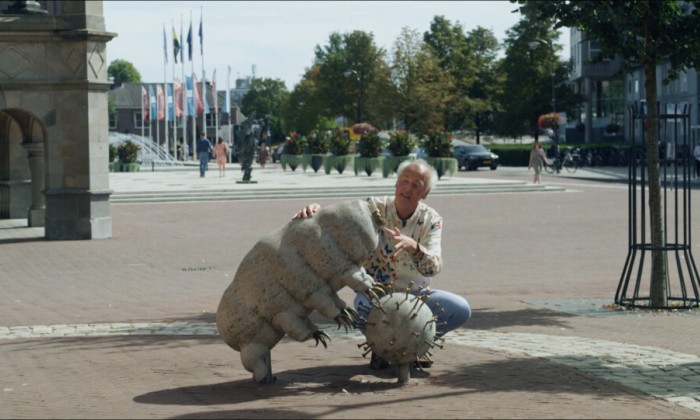 Geert met het kunstwerk
