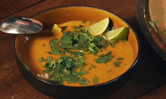 Mulligatawny soep en parelhoen