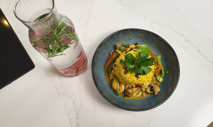 Kruidige rijst met paprikakip