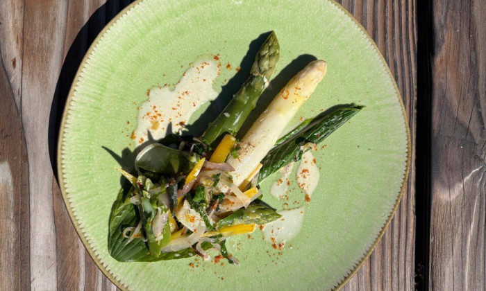 Hostascheuten en asperges