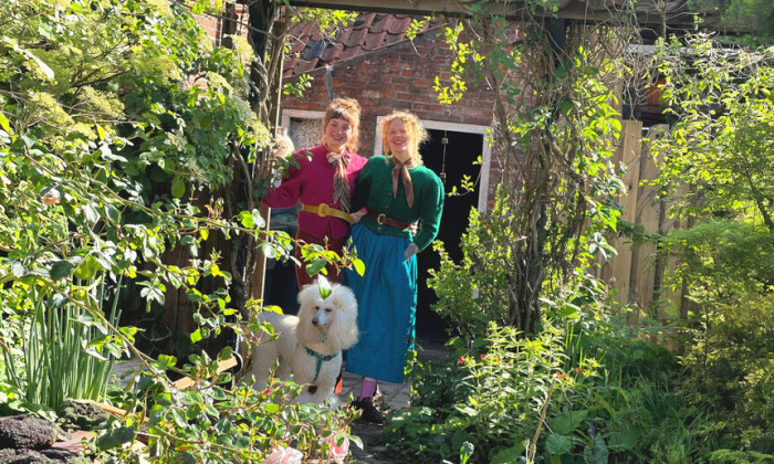 Sam en Luna in de tuin