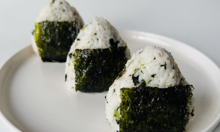 Onigiri met vegavis van Jetske van den Elsen