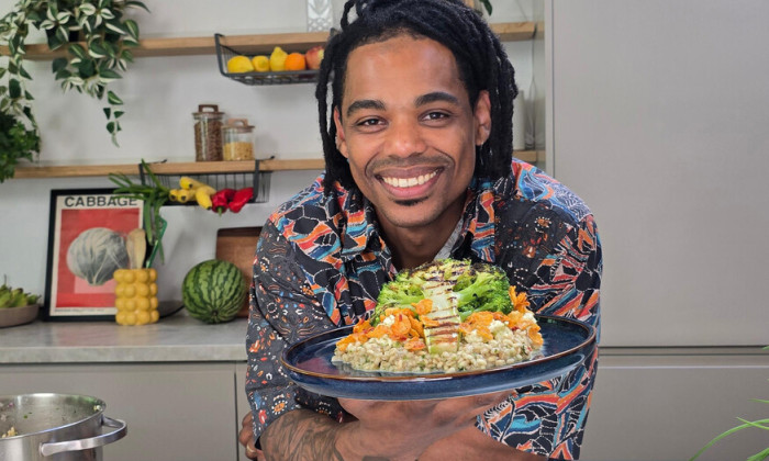 Gegrilde broccoli met mozzarella en parelgort