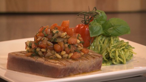 Ramon maakt een heerlijke snelle maaltijd: gegrilde duurzame tonijnsteak! Duurzame tonijn