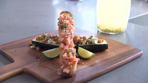 Sharon de Miranda maakt een snelle maaltijd; gevulde courgette Gevulde courgette