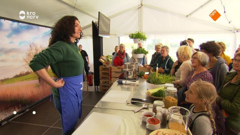 Hoogtepunten van het Binnenstebuitenfestival: boswandelingen, interieur- en tuinworkshops en kookdemonstraties van de chef-koks. BinnensteBuiten