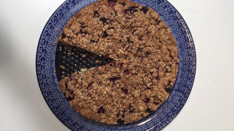 Crumble met rood fruit en soja slagroom Crumble met rood fruit en soja slagroom