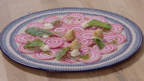 Bietencarpacciomet krokante bloemkool Bietencarpaccio met krokante bloemkool