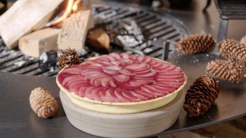 In Reijmerstok pruttelen de stoofpeertjes en maakt Alain Caron een Limburgse vlaai op sterrenniveau. Limburgse perenvlaai